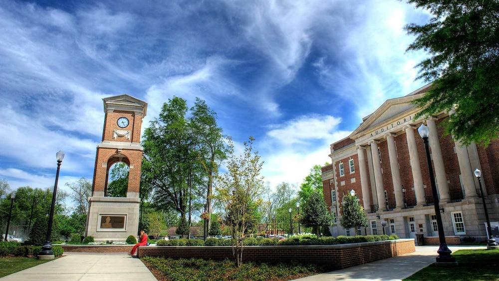 Wingate By Wyndham Tuscaloosa Hotel Exterior photo